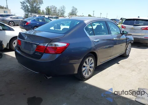2013 Honda Accord Touring z USA, uszkodzony, nr VIN 1HGCR3F97DA046789
